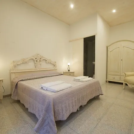 לינה וארוחת בוקר La Cutizza 4*