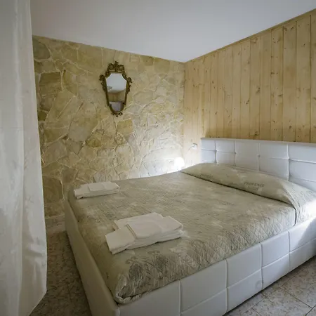 לינה וארוחת בוקר La Cutizza 4*