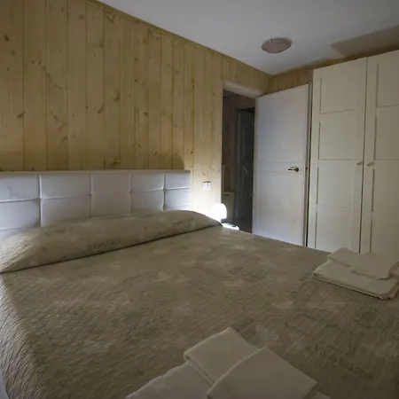 לינה וארוחת בוקר La Cutizza 4*