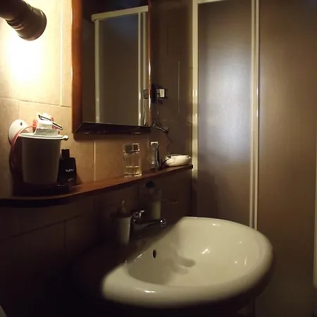 לינה וארוחת בוקר La Cutizza 4*